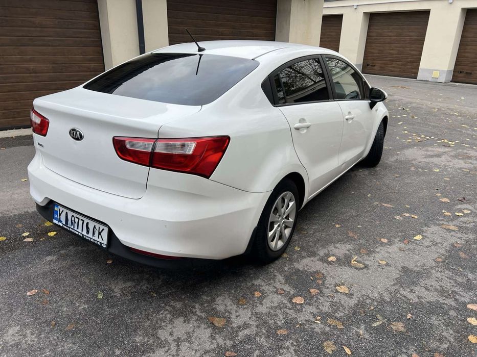 Поодам надійне авто. Ціна шара