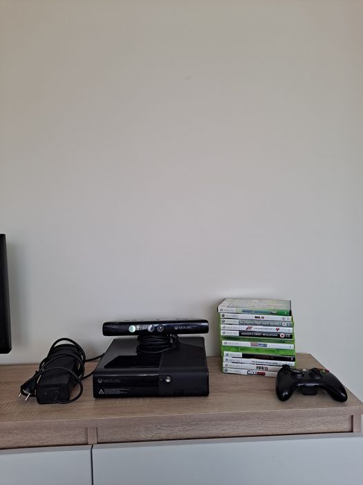 Konsola XBOX 360 Kinect +Gry Pad