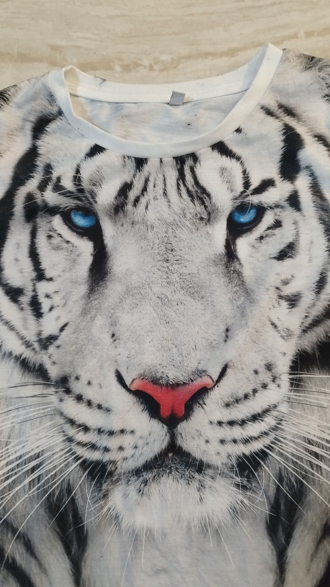 Bluzka z motywem białego tygrysa