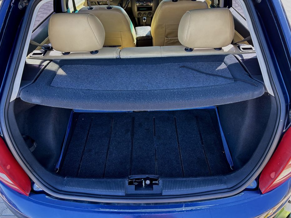 Skoda Fabia 2.0mpi 2002р