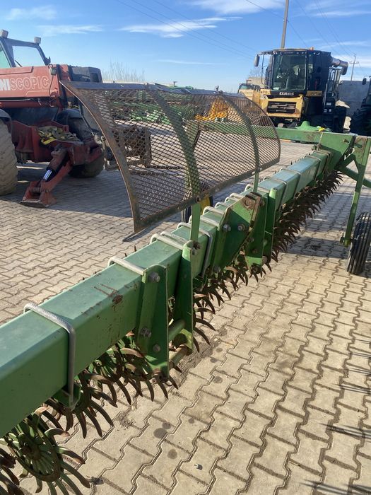 Ротаційна навісна борона John Deere 400