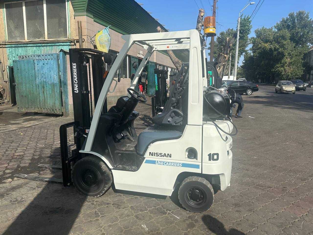 Вилковий навантажувач Nissan-Unicarriers FG10