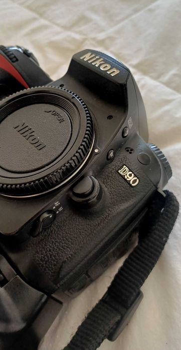 Nikon D90 c/ punho para 2 baterias