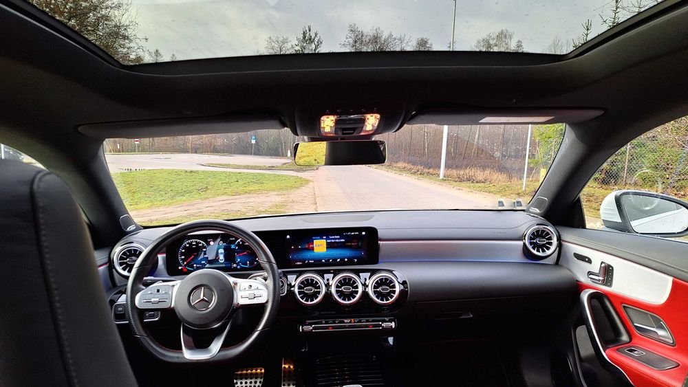 Wypożyczalnia aut oferuje MERCEDES BENZ CLA 200 AMG