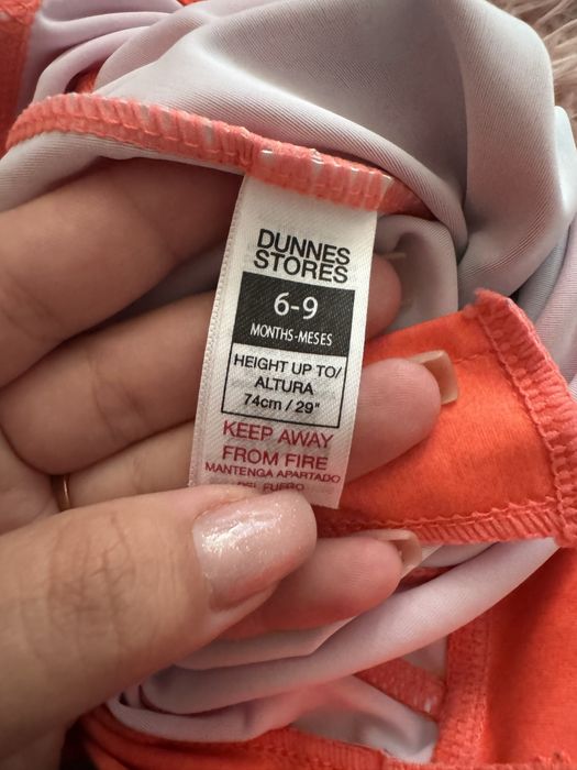 Купальний костюм та футболка для плавання