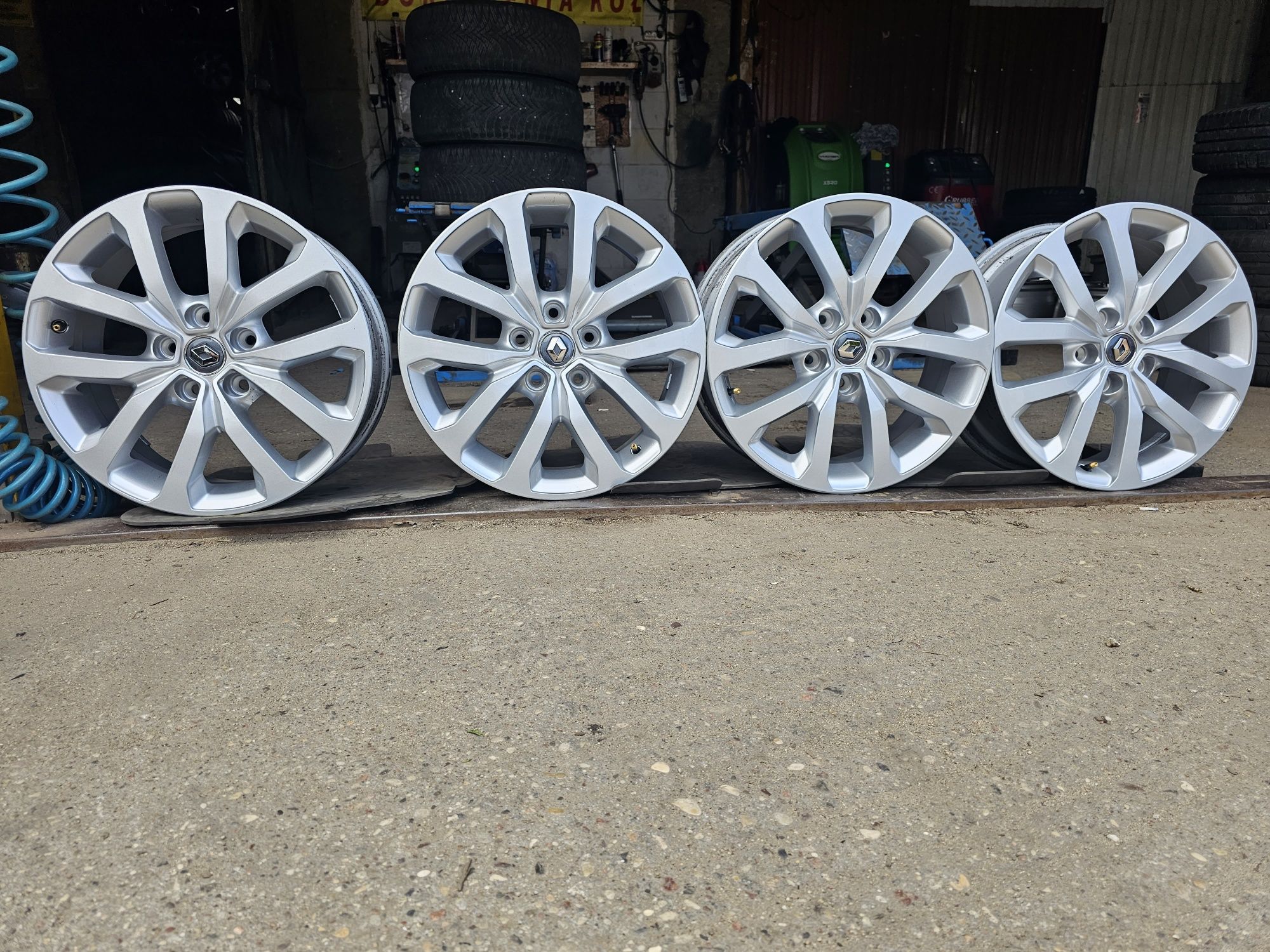 Felgi Aluminiowe Renault R17 5x114.3 ET40-7J+czujniki Ciśnienia