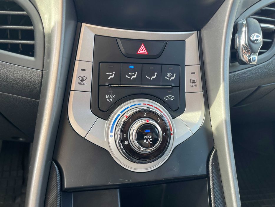 Hyundai Elantra 2011