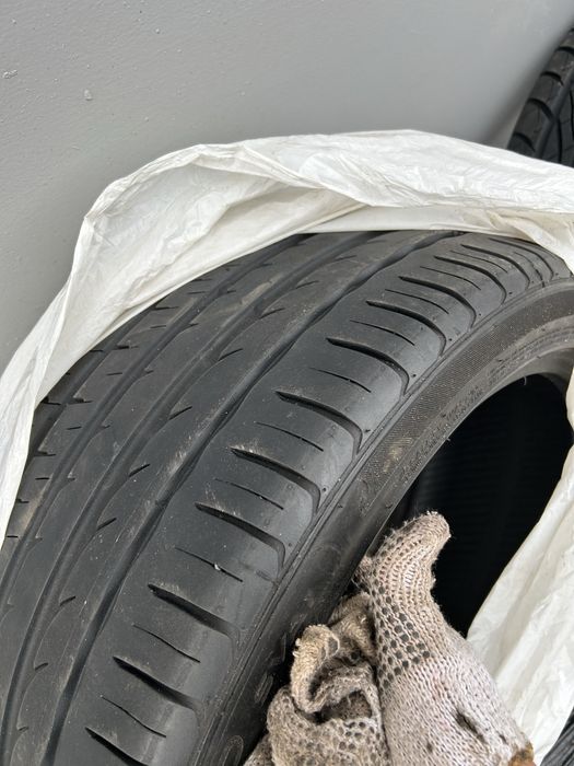 Всесезонні шини, забирайте! пара шин 245/40 R18.