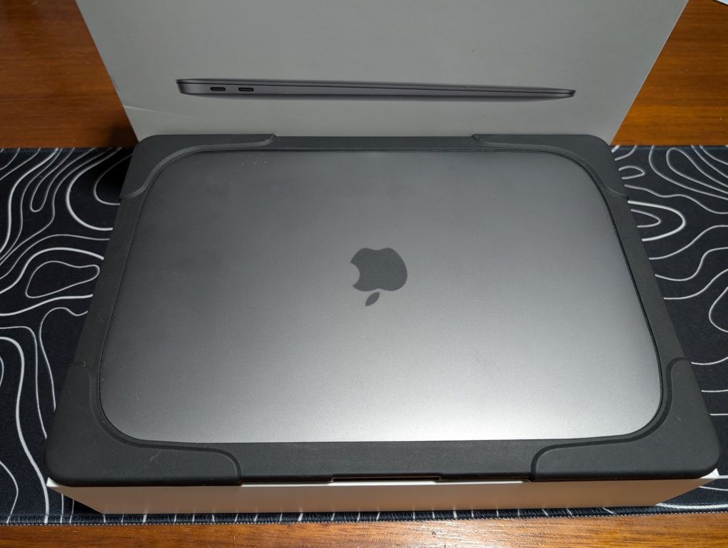 MacBook Air M1 – 256GB SSD, 8GB RAM