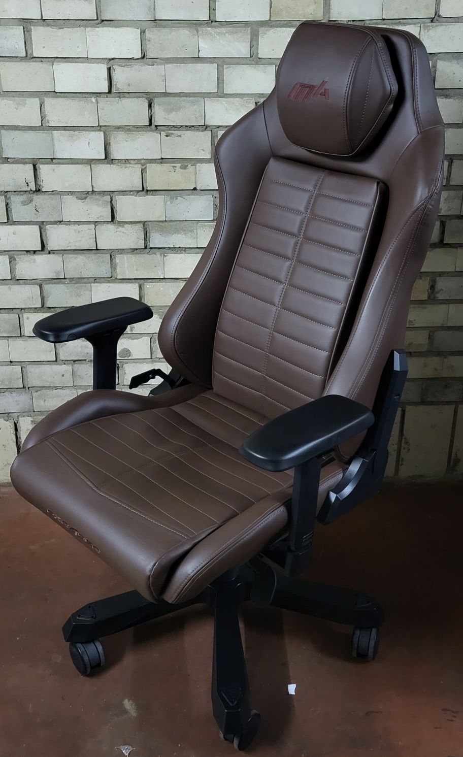 Ігрове крісло DxRacer Master Max