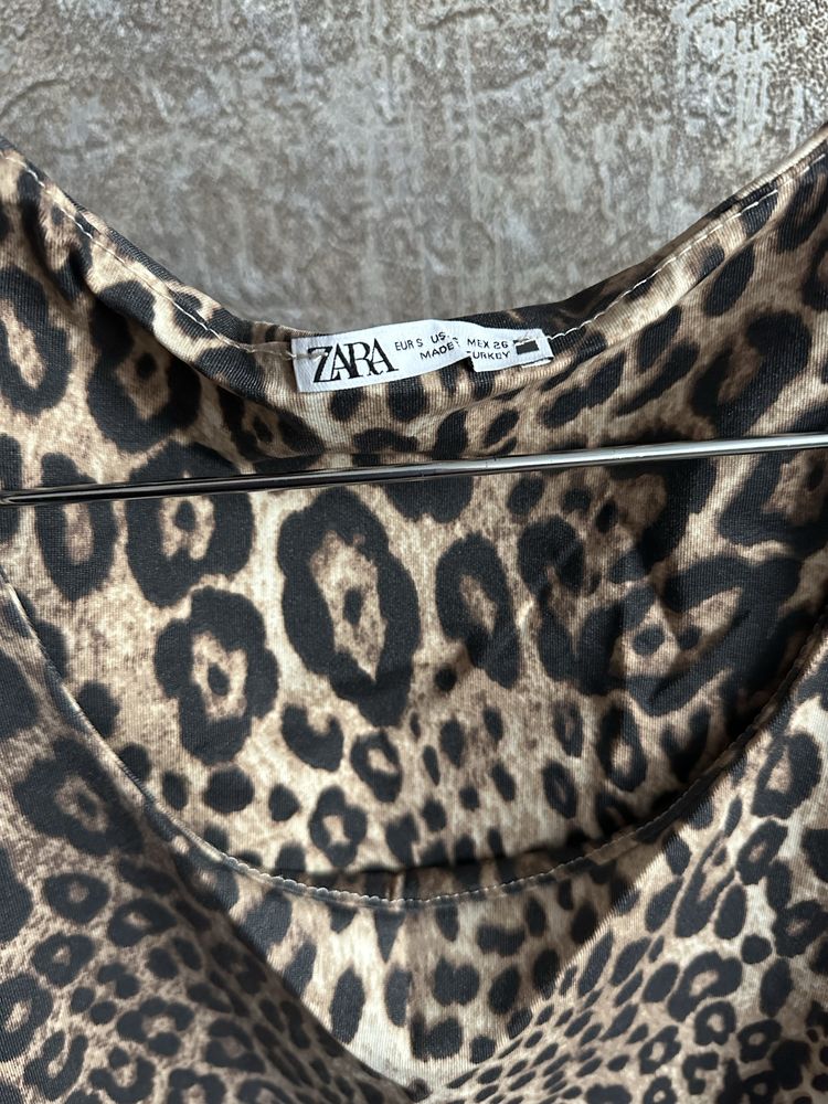 Футболка з принтом леопард (ZARA)