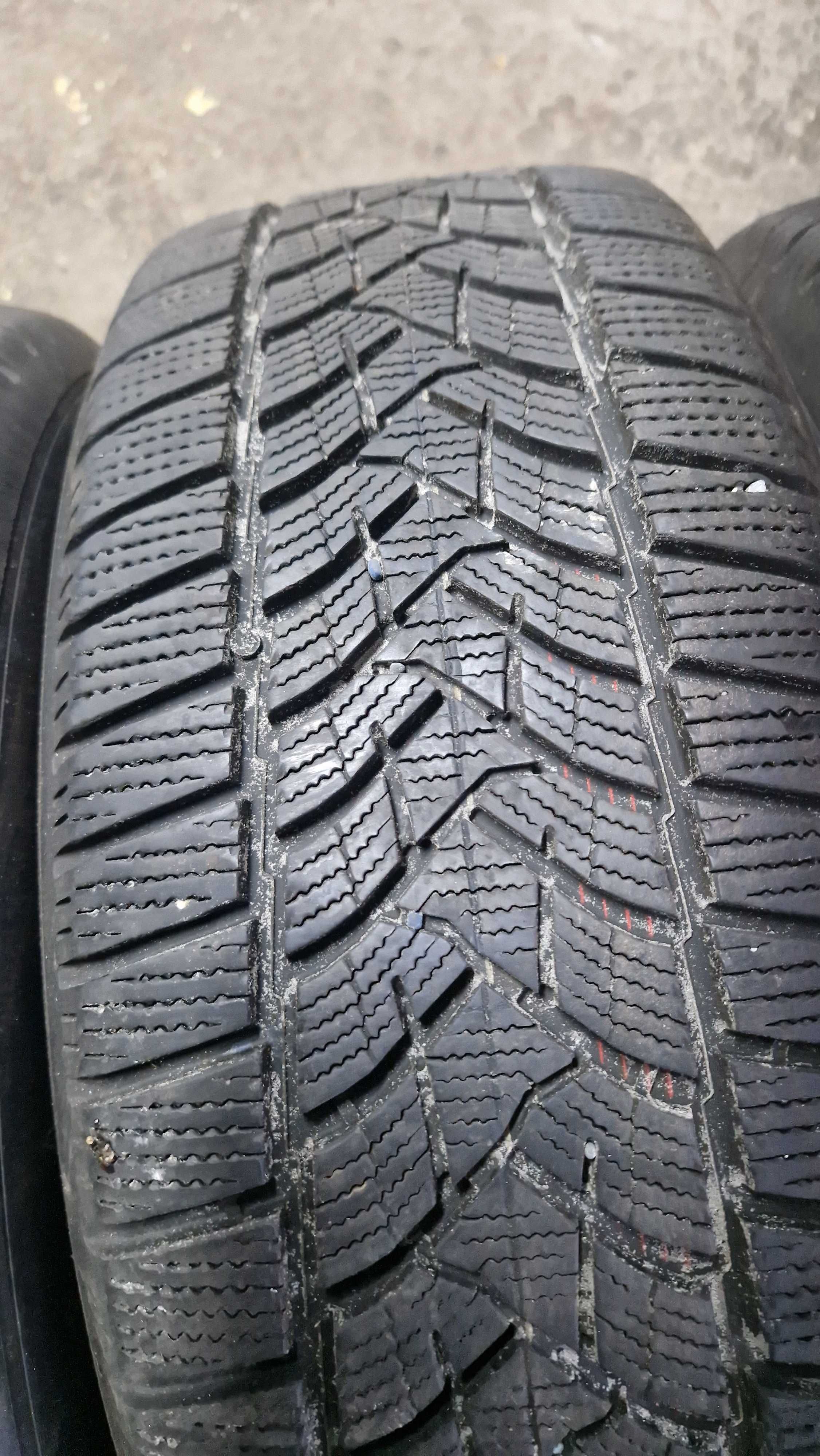 225/60/17 Dunlop zima 7mm 2019