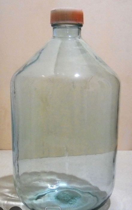 Бутель 10літвів б\у 2 шт