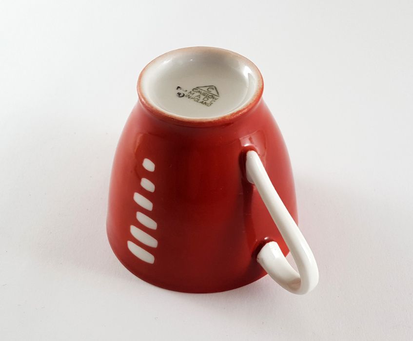 Filiżanka "London" projektu Wincentego Potackiego z 1962 roku- Ćmielów