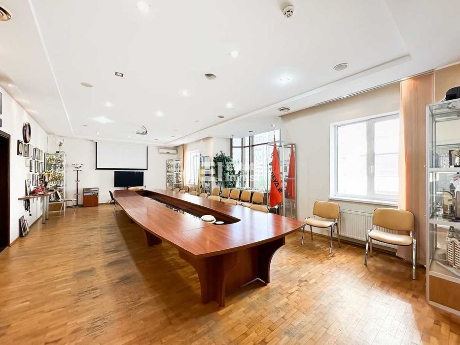 Продаж ОСЗ у самому бізнес-центрі міста, по вул. Космічна, 12