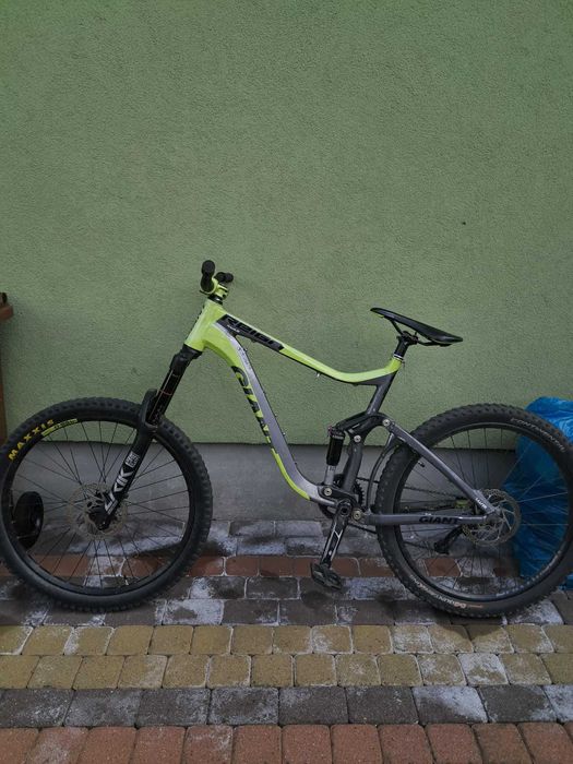 Rower na części Giant reign