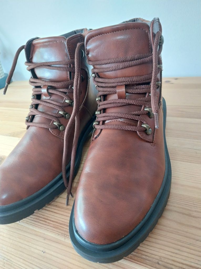 Botas Castanhas 42