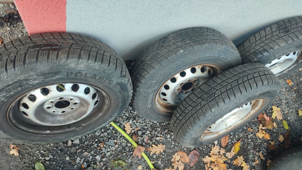 Cztery opony zimowe Barum 155.80.13 zimowe