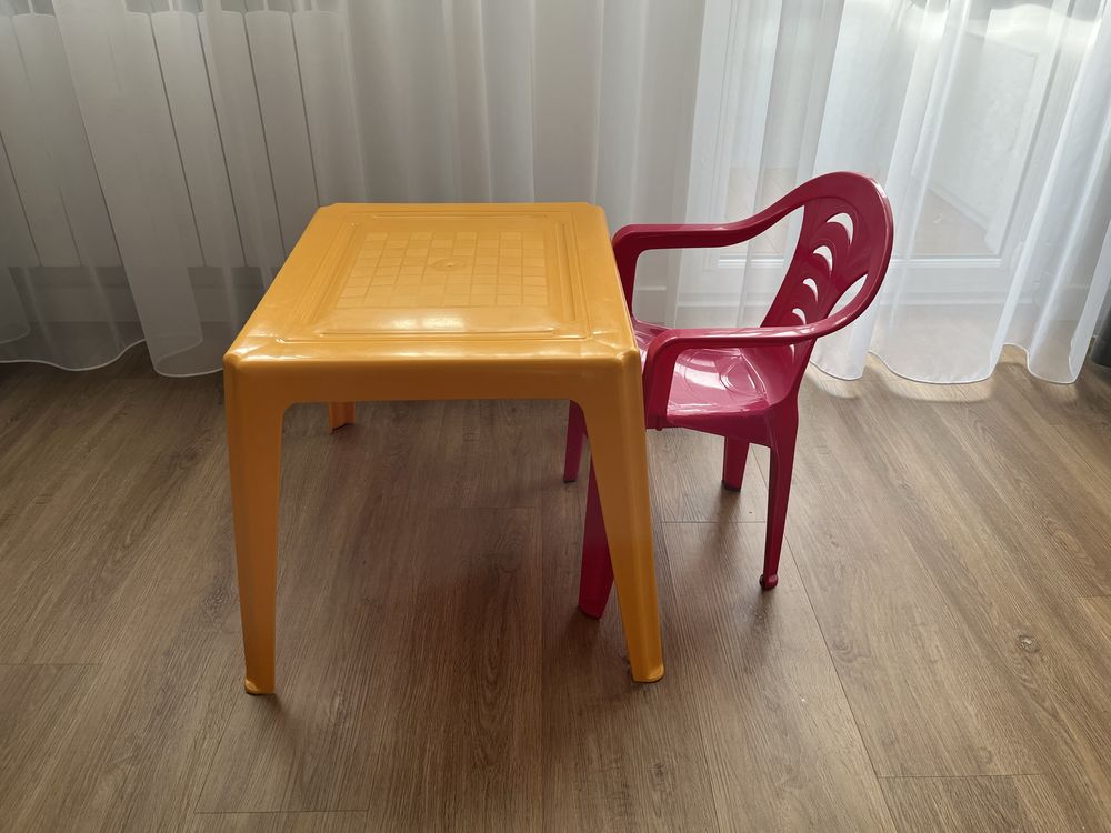 Stolik i krzesełko dziecięce