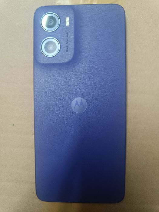 Motorola e15 fioletowy