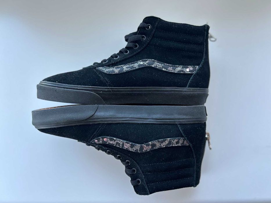 Кросiвки хайтопи Vans EUR35