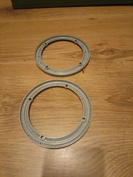 Sprzedam pierścienie na głośniki JBL E80.