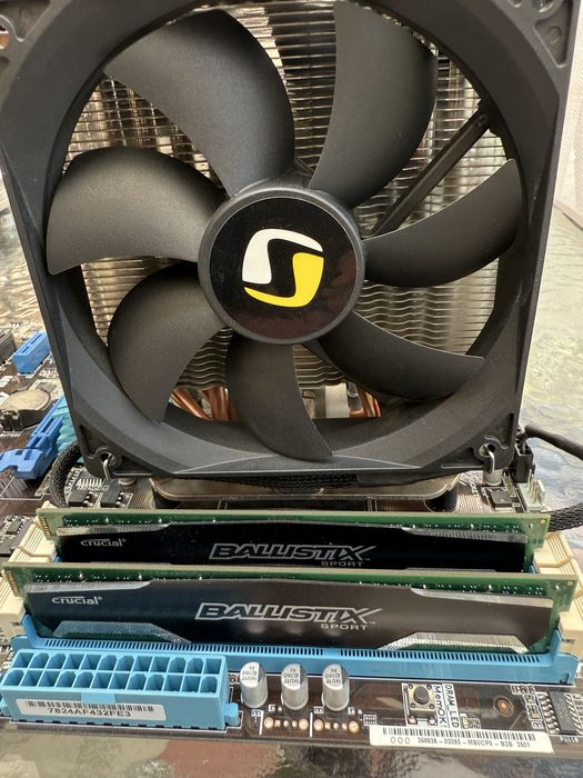 Asus M5A97 R2 AMD FX6300 Ballistix sport DDR3 1600 8GB