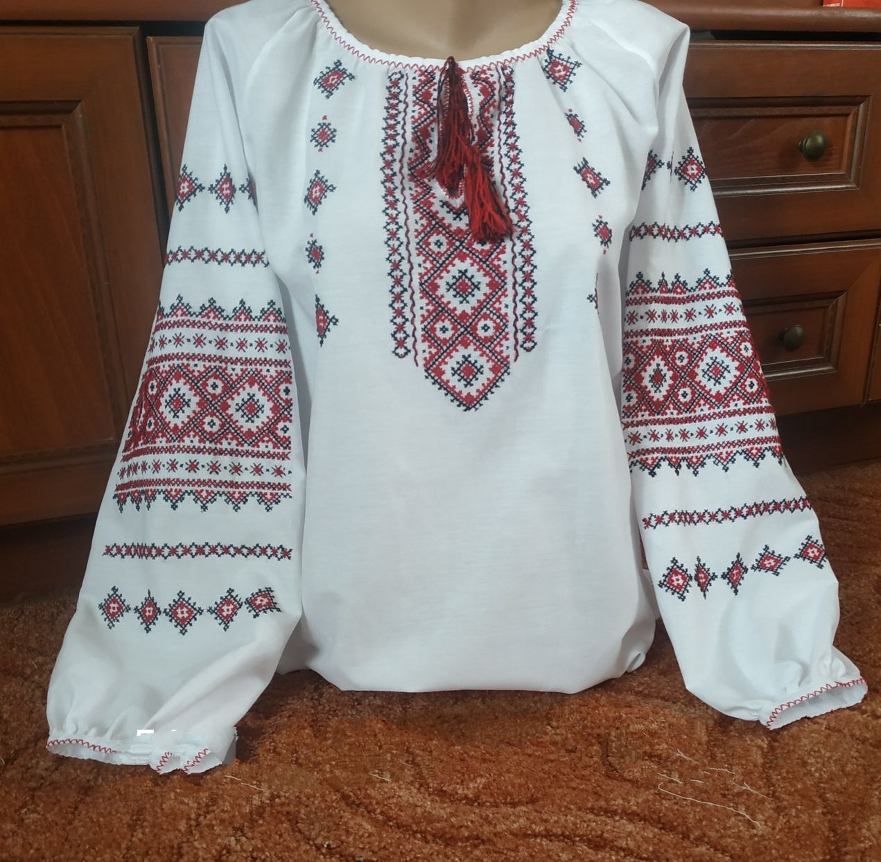 Вишиванка ручної роботи на замовлення