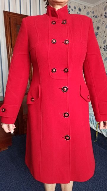 Червоне демісезонне пальто