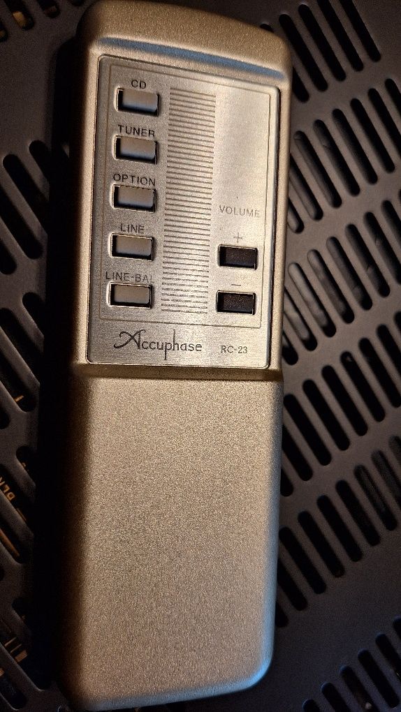 ACCUPHASE E211 wzmacniacz