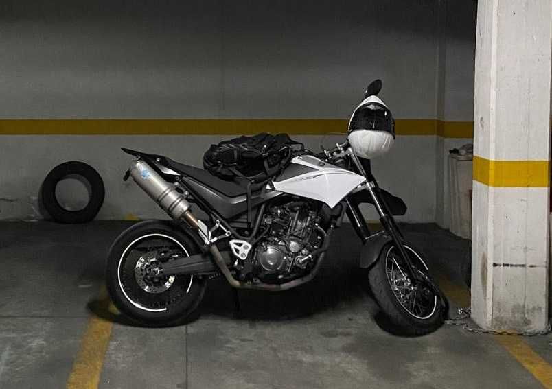 Yamaha XT660X 2011 sempre bem tratada