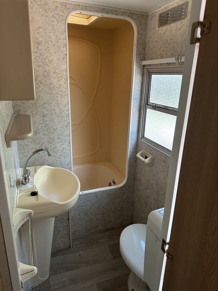 Sprzedam domek nad jeziorem – 28m², w lesie , blisko Poznania, Skoki