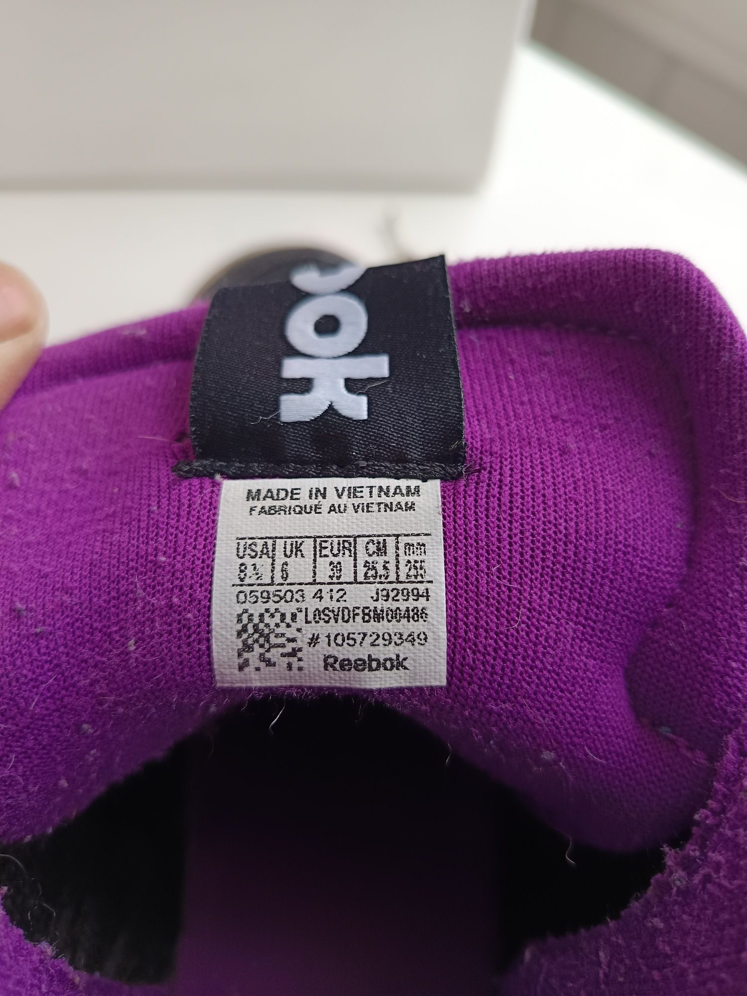 tênis Reebok em bom estado