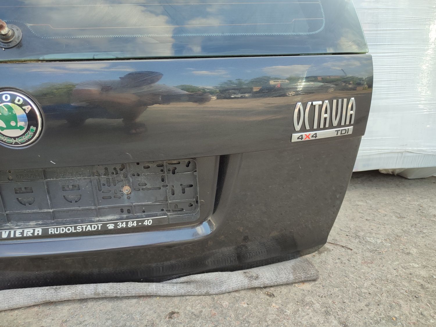 Ляда Шкода Октавія А5 кришка багажника Skoda Octavia A5 9910