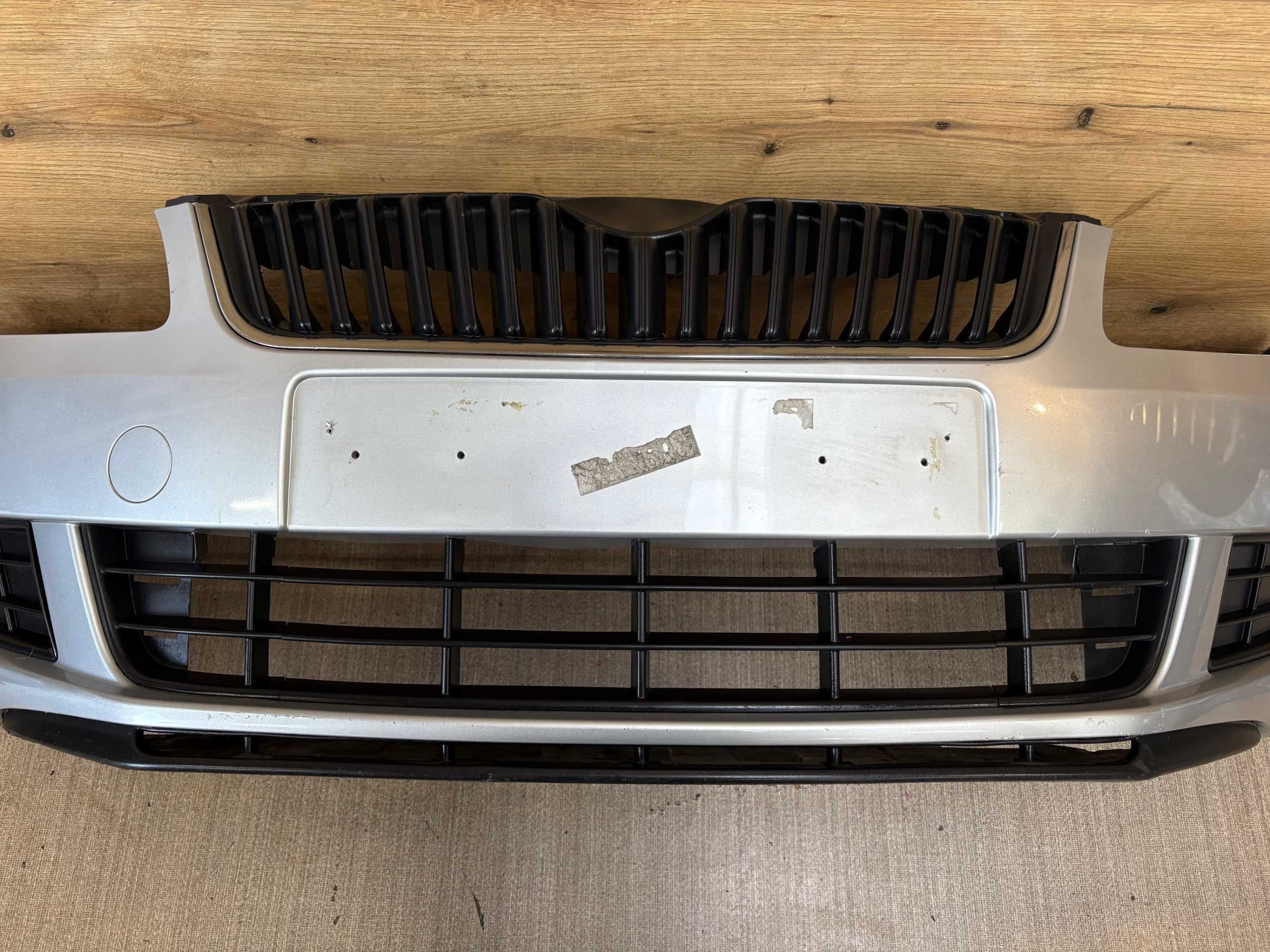 Zderzak przedni skoda fabia II lift kolor la7w
