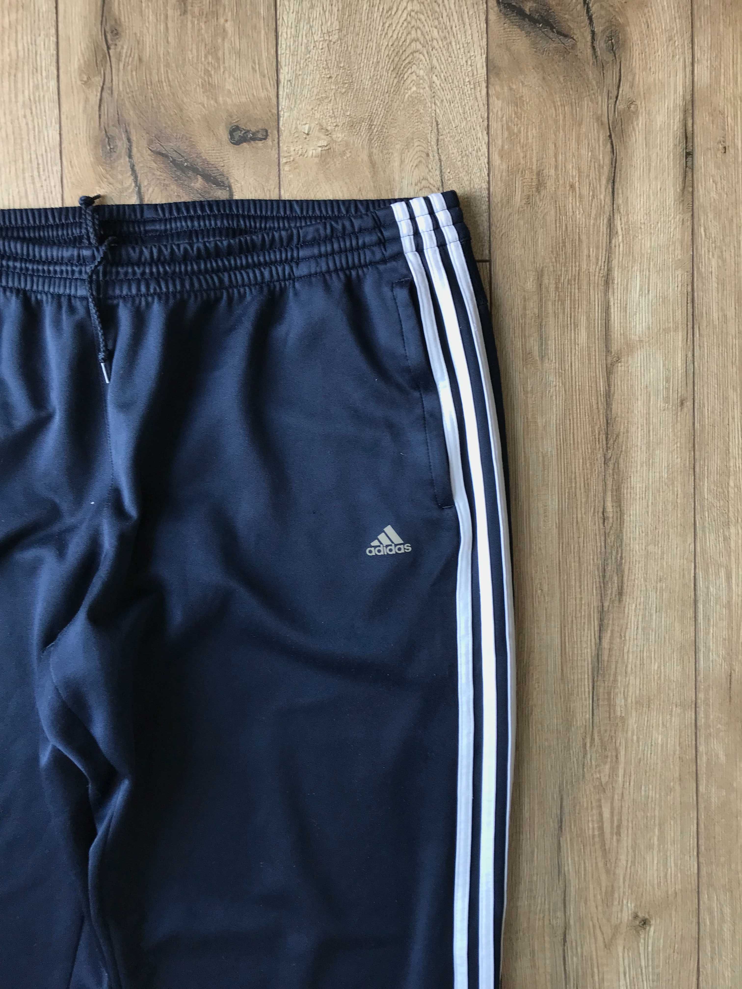 Spodnie dresowe Adidas z szerokimi nogawkami rozm. XXL