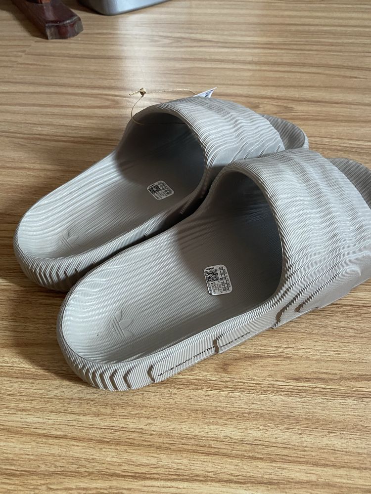 Тапки adidas 44