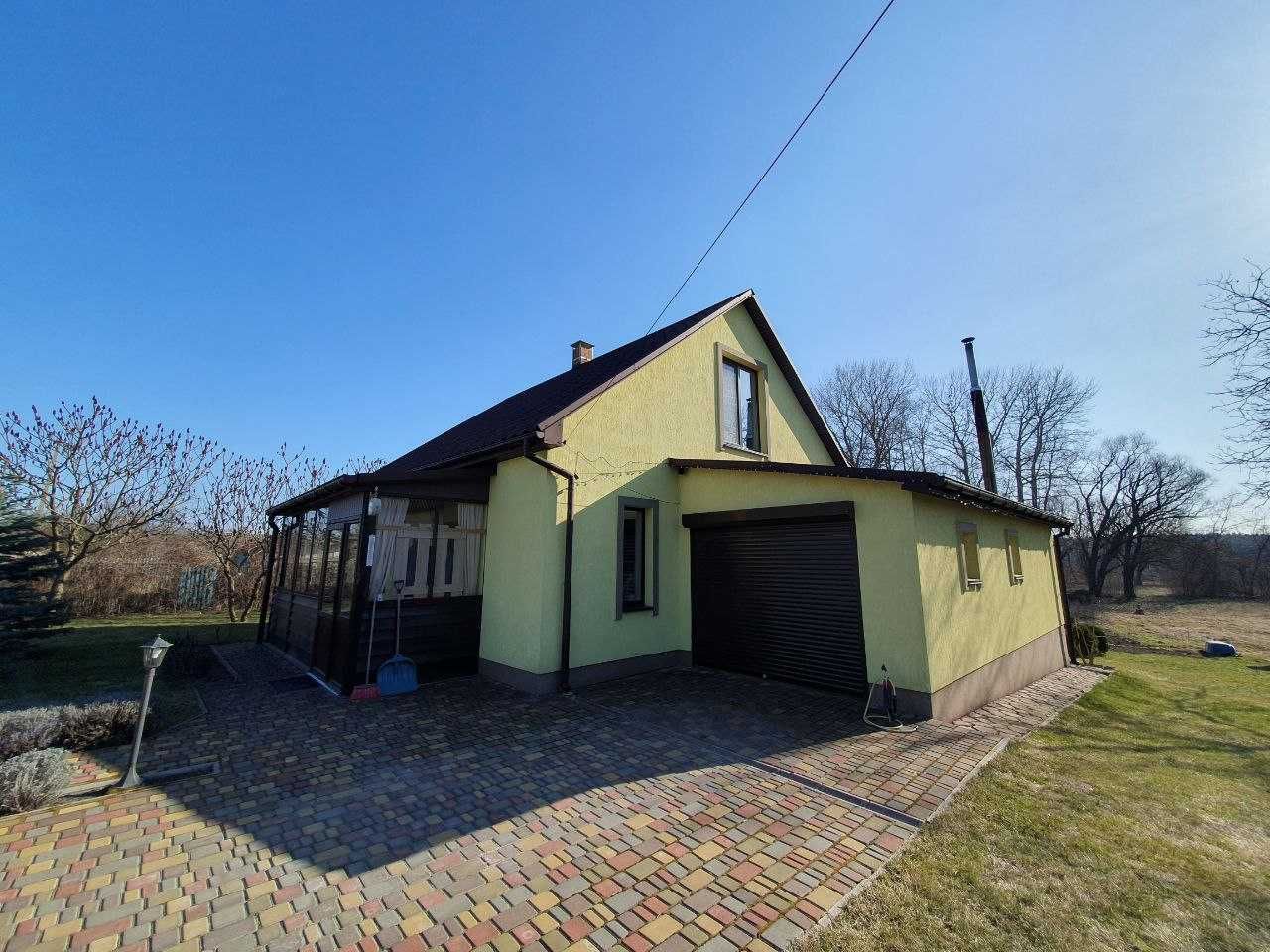 Будинок з ділянкою в Київській області
