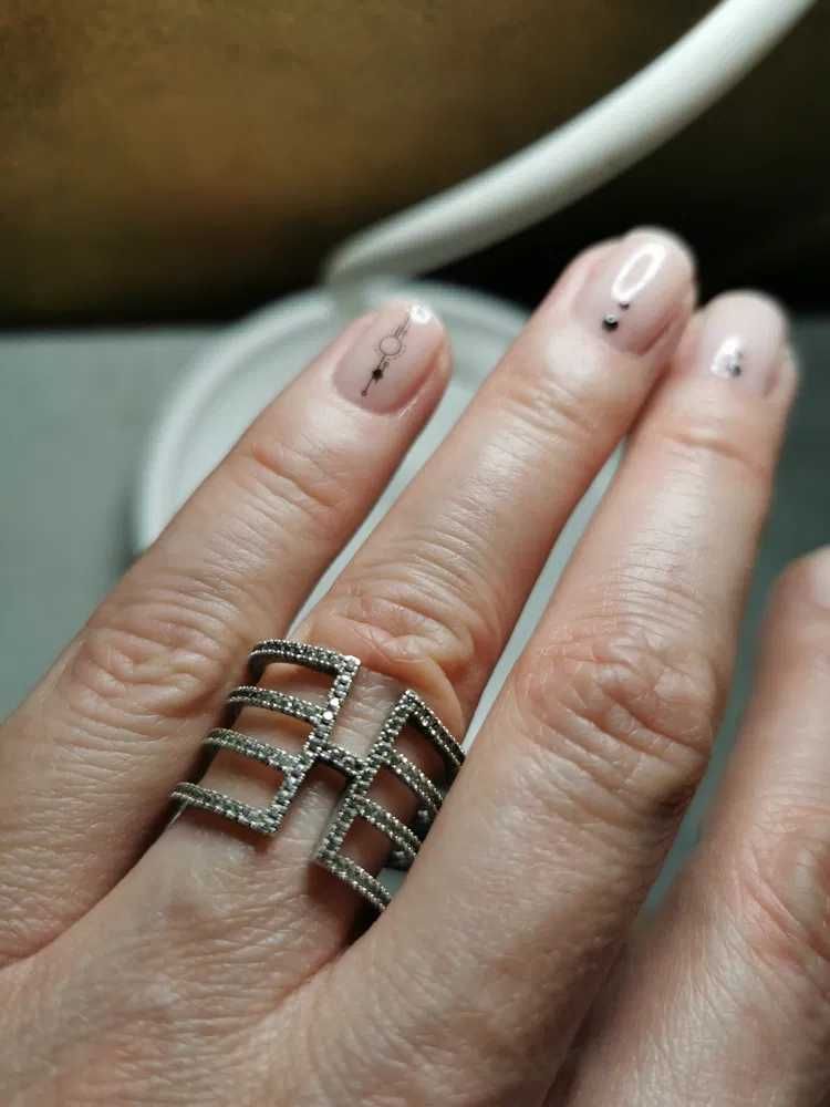 Очень стильное серебряное кольцо