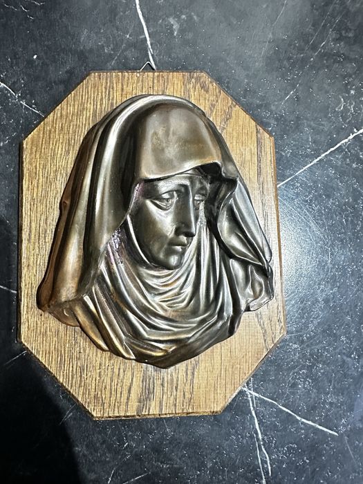 Plaskorzeźba Maryja