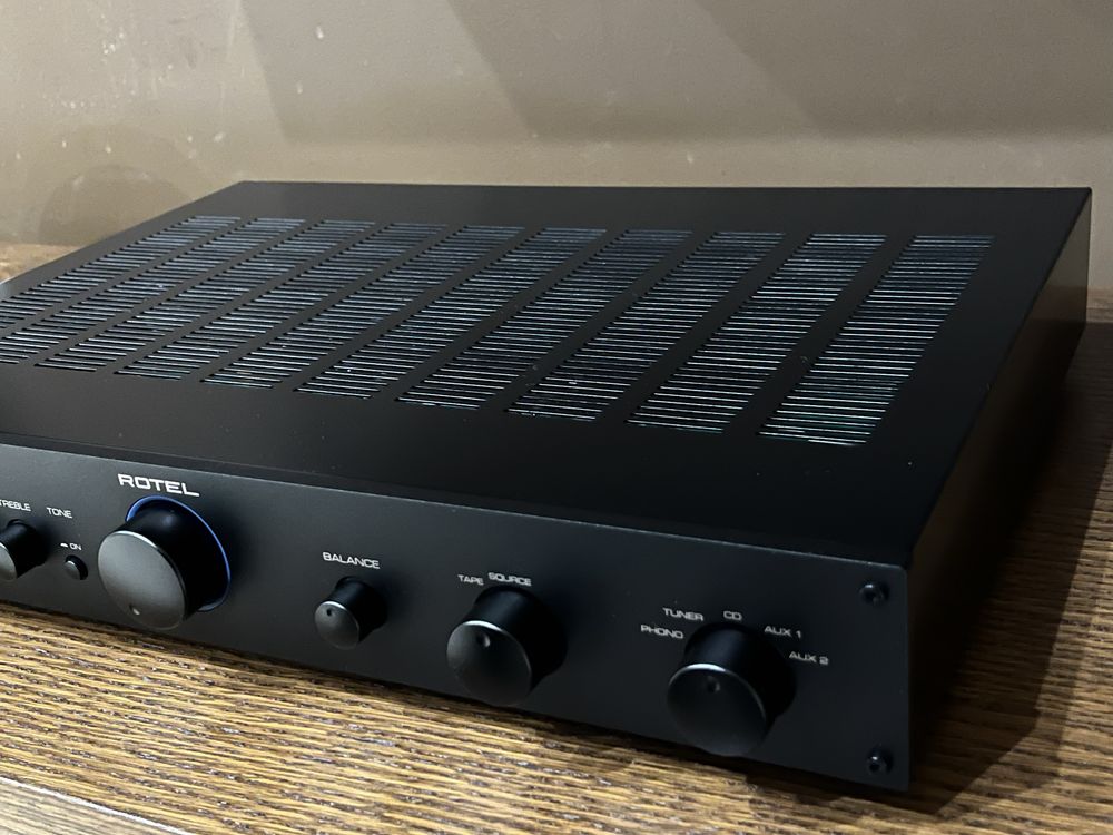 Wzmacniacz stereo ROTEL RA-10 / Idealny/ Piękne brzmienie