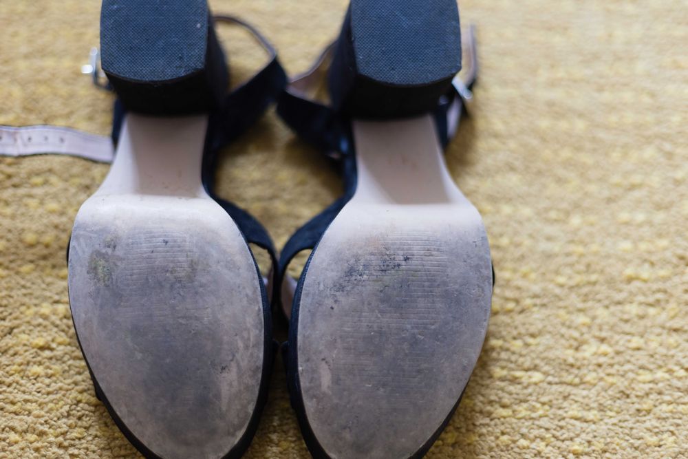 Mtng- Sandálias Pretas com salto 9 cm