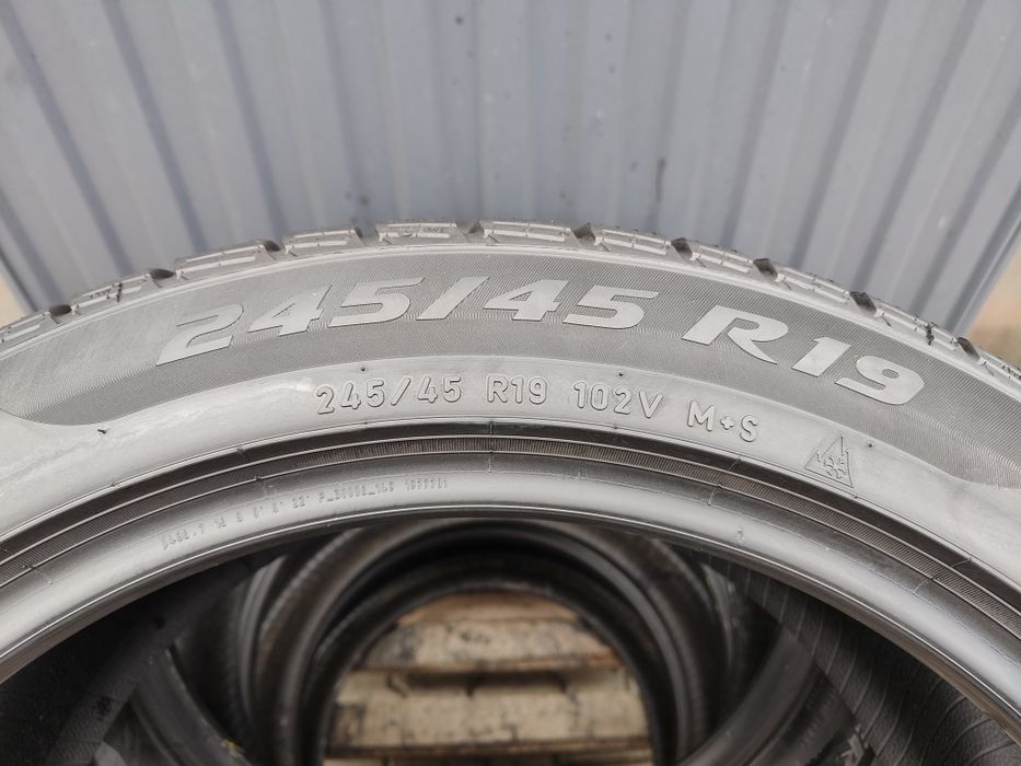 245/45/19 Pirelli Sottozero 3 komplet