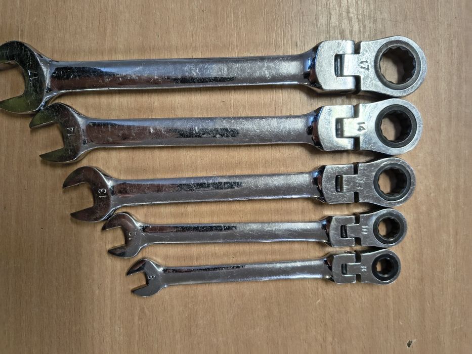 Przegubowe klucze płasko oczkowe z grzechotką