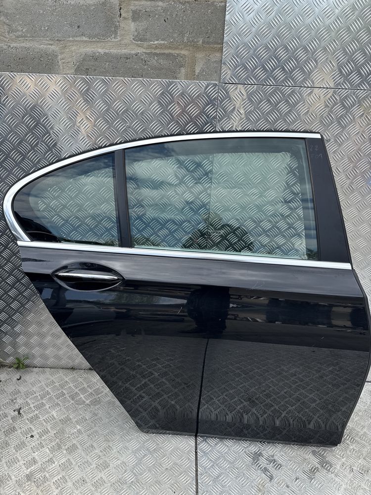 Drzwi prawy tył BMW F10