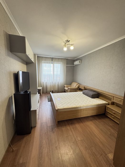 Продаж 1 кімн , Михайла  Донця 2А , Відрадний , Соломʼянка