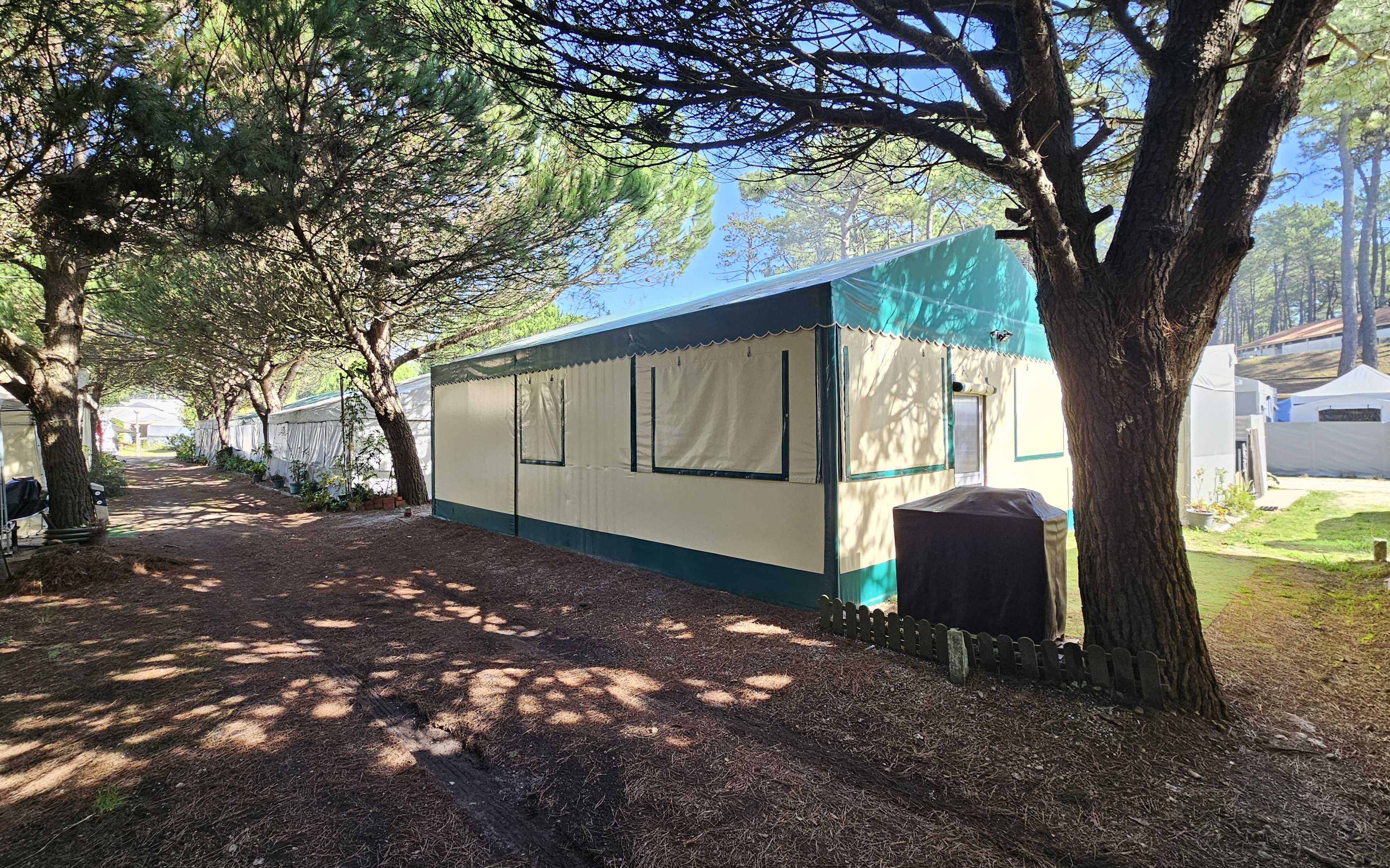 Alvéolo com Caravana + Estrutura Coberta