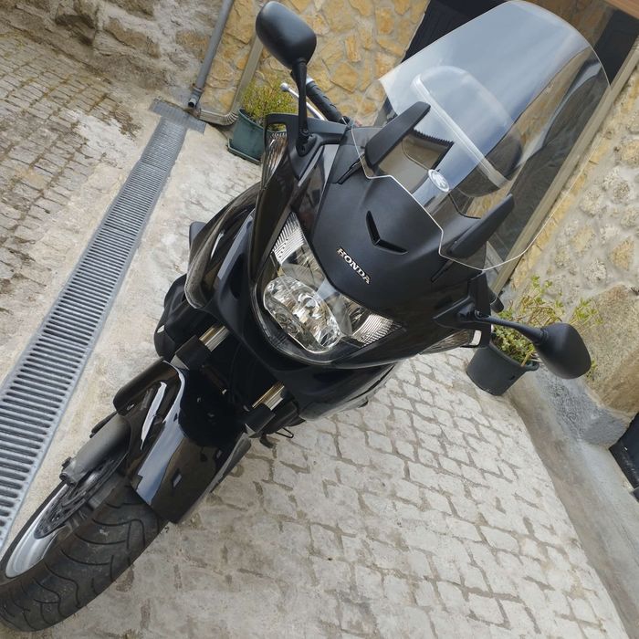 Mota Honda Deauville