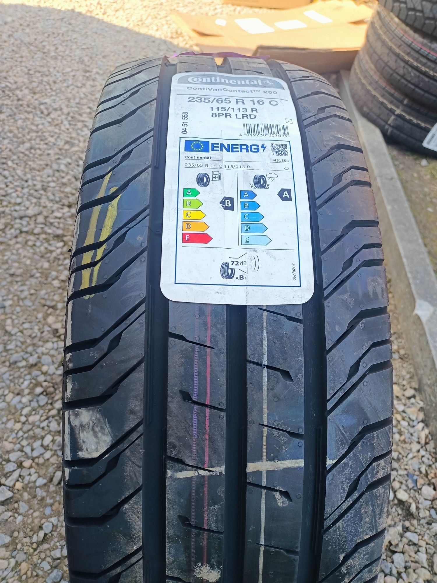 Nowe opony 235/65/16C Continental