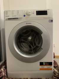 Máquina de Lavar Roupa INDESIT